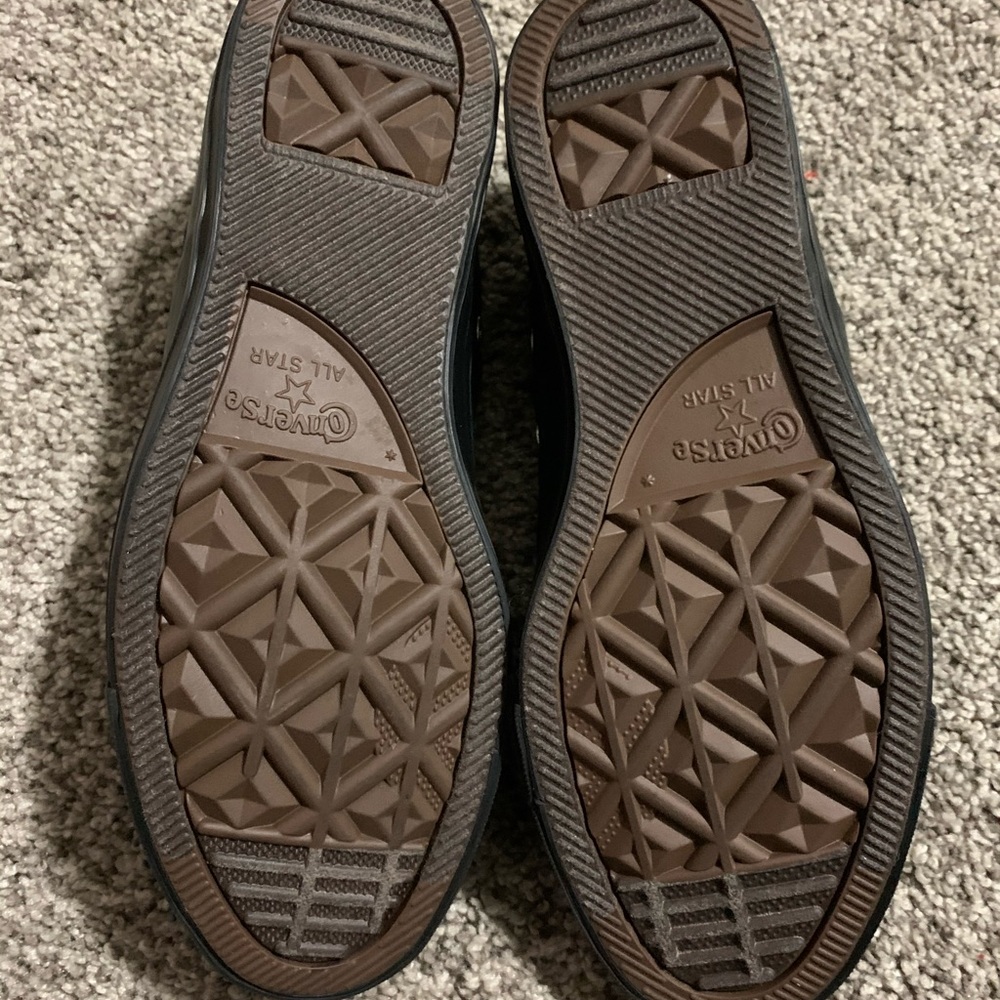 Converse - Picture 2 of 3